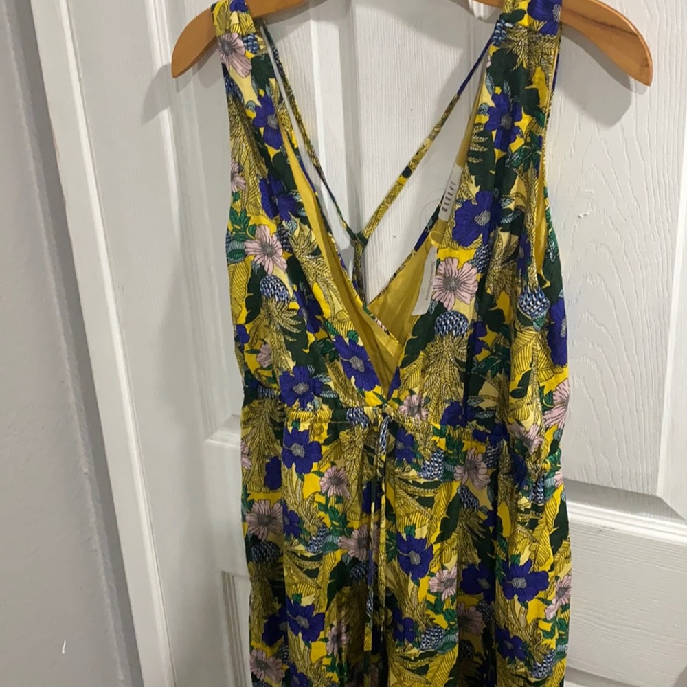 Neiman Marcus  size large  tags are attached